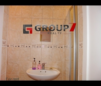 En-suite bathroom with shower cubicle
